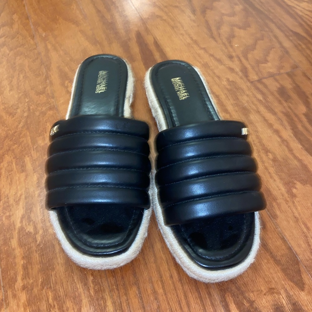 Black Michael Kors sandals - Picture 2 of 3